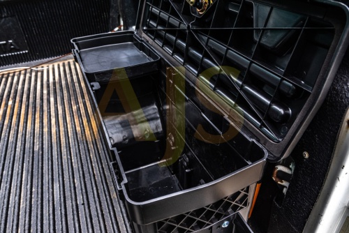 Toyota Hilux 2015 Revo ящики для инструмента и запчастей в кузов боковые фото 5