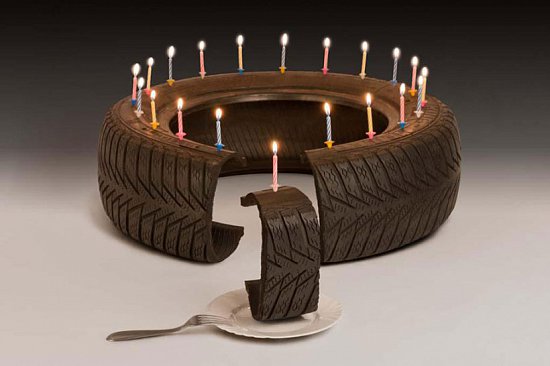Вам шины на торт или автомобиль?
